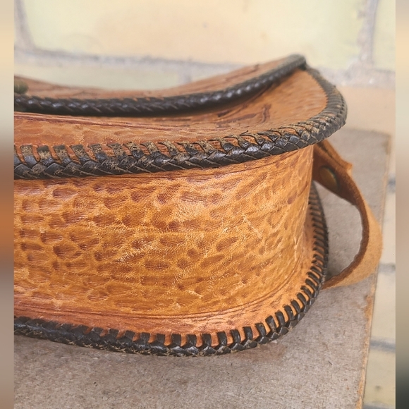 Vintage Hand Tooled Leather Bag - Picture 9 of 10